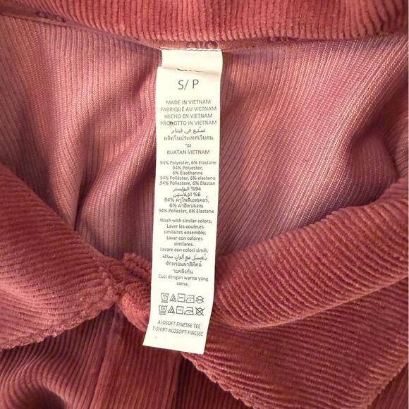 ALO Micro Corduroy Cropped Dreamer Button Down - Picture 5 of 5